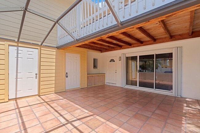 Building Photo - 136 Seabreeze Cir
