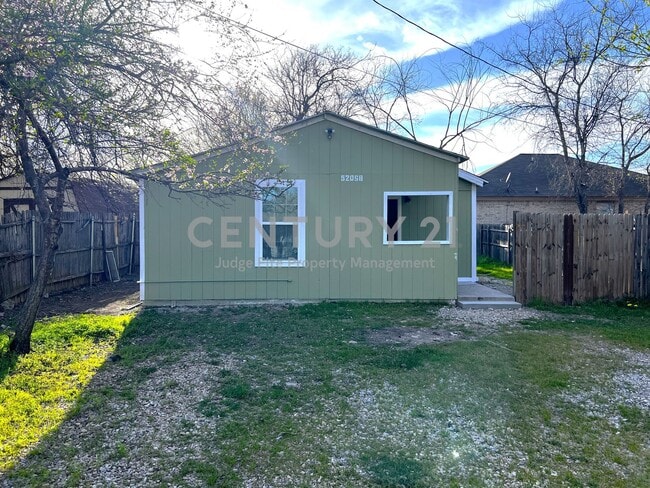 Charming 1/1 in Castleberry ISD for Rent! - Charming 1/1 in Castleberry ISD for Rent! House
