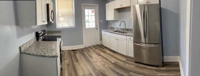 Building Photo - 514 S 4th St