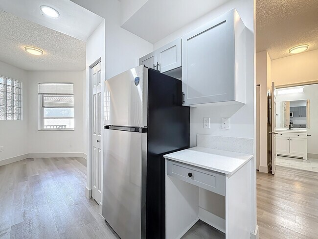 Foto del edificio - 3180 N Haverhill Rd