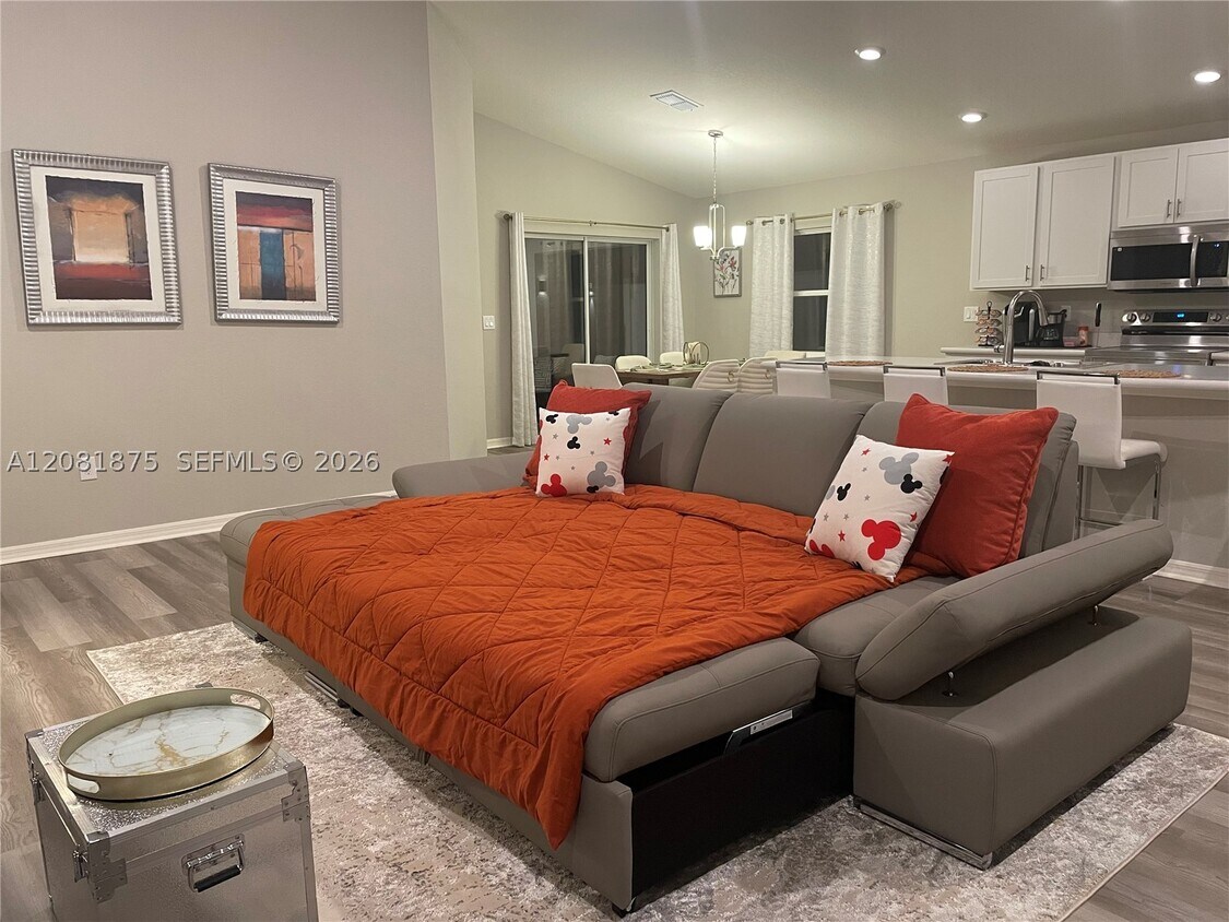 Foto del edificio - 315 Lily Ln