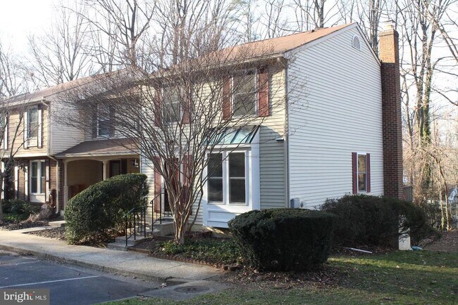 Building Photo - 533 Oakmont Ct