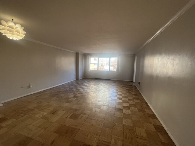 Building Photo - 8 Whittier Pl