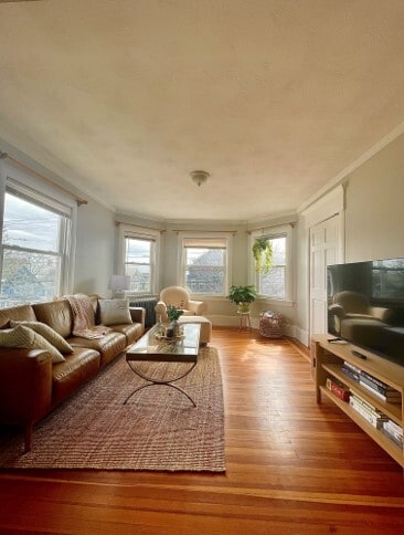 Living Room (extends into dining room) - 562 Hope St