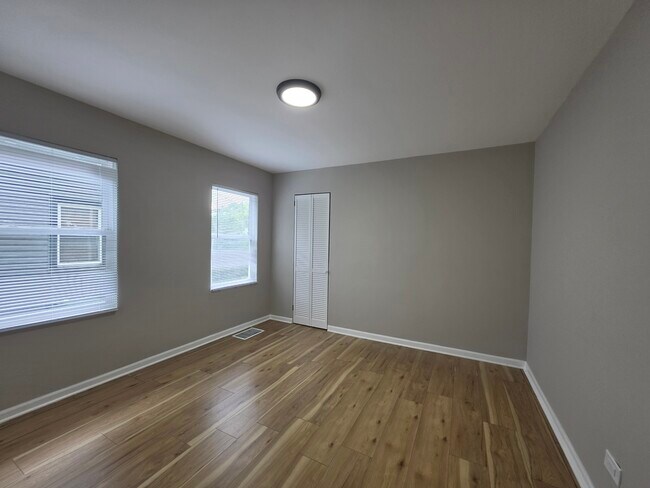 Foto del edificio - 14813 Evers St