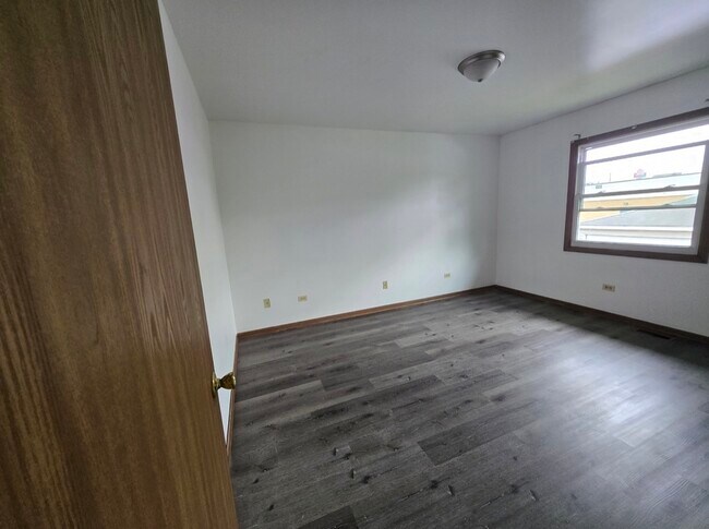 Foto del edificio - 14512 Oakley Ave