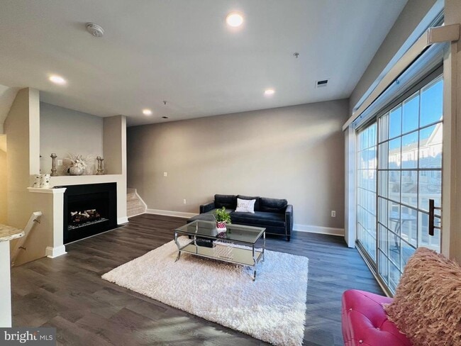 Foto del edificio - 46375 Pryor Square