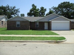 Building Photo - 210 Bobbie Ann Ct