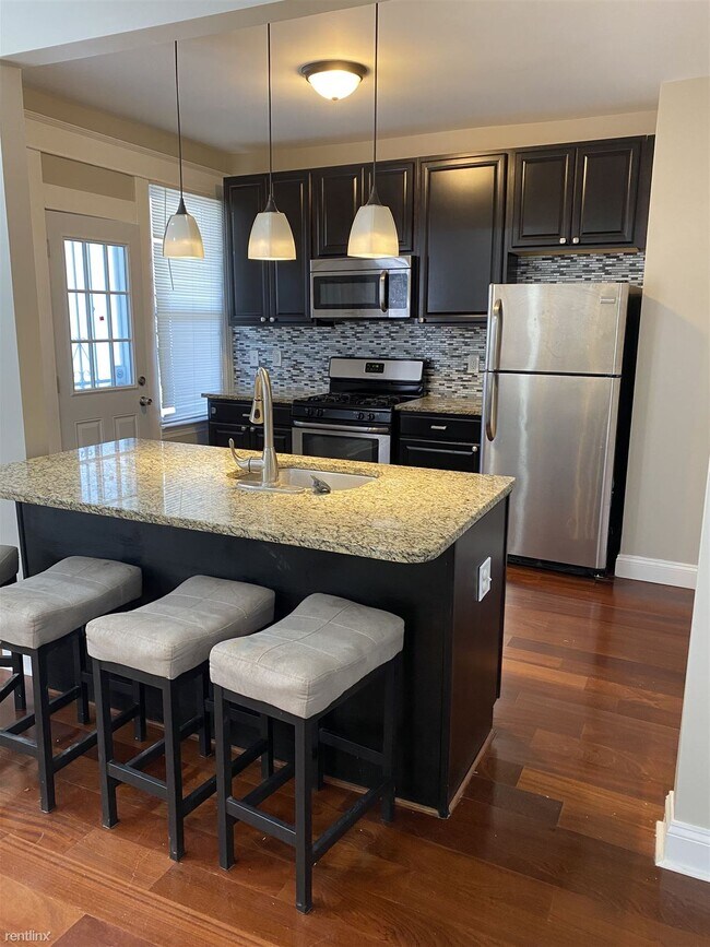Building Photo - 4 br, 3 bath House - 719 N Rosedale St