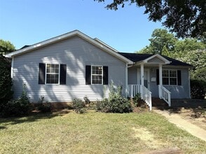 Building Photo - 517 Iverson Way