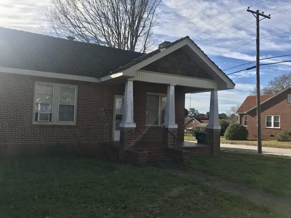 Foto principal - 759 Holloway Ave
