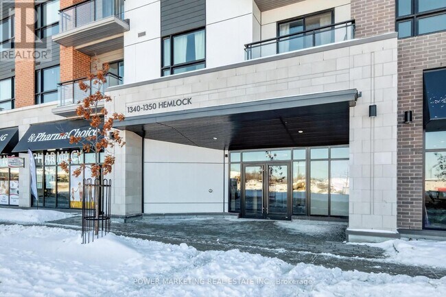 Photo du bâtiment - 1350 Hemlock Rd