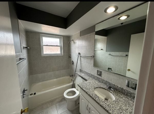 Foto del edificio - 3341 W Pratt Ave