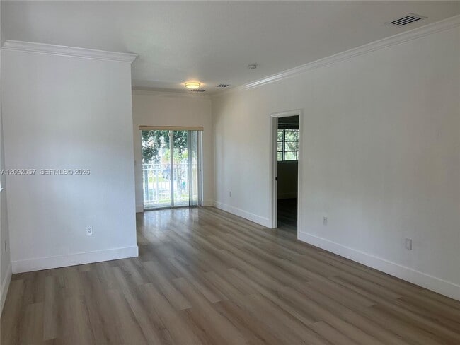 Foto del edificio - 372 NE 26th Pl