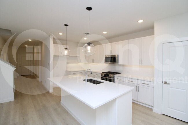 Foto del edificio - 529 Ridgewood Dr