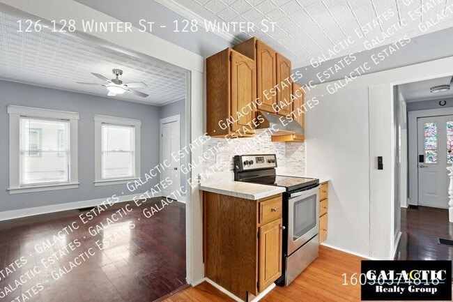 Building Photo - 126-128 Winter St-128 Winter St