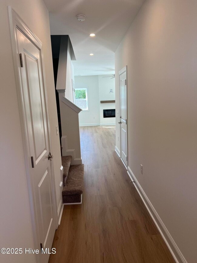 Building Photo - 257 Townhome Ln