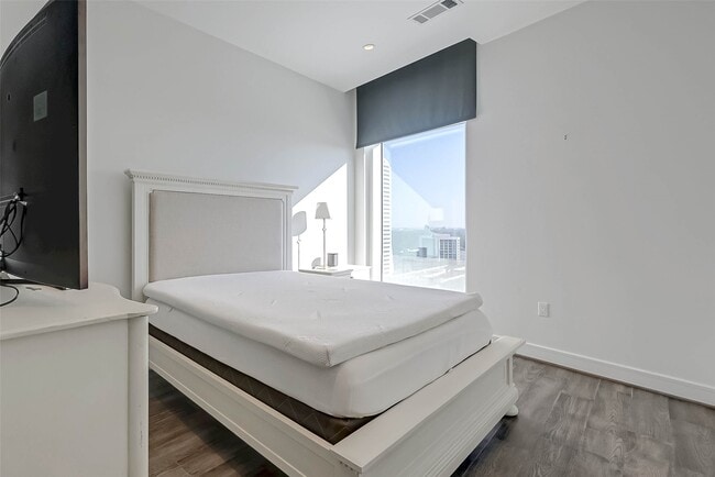 Building Photo - 4521 San Felipe St