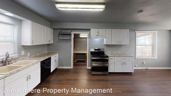 Building Photo - 2 br, 1.5 bath House - 209 Bennett Street