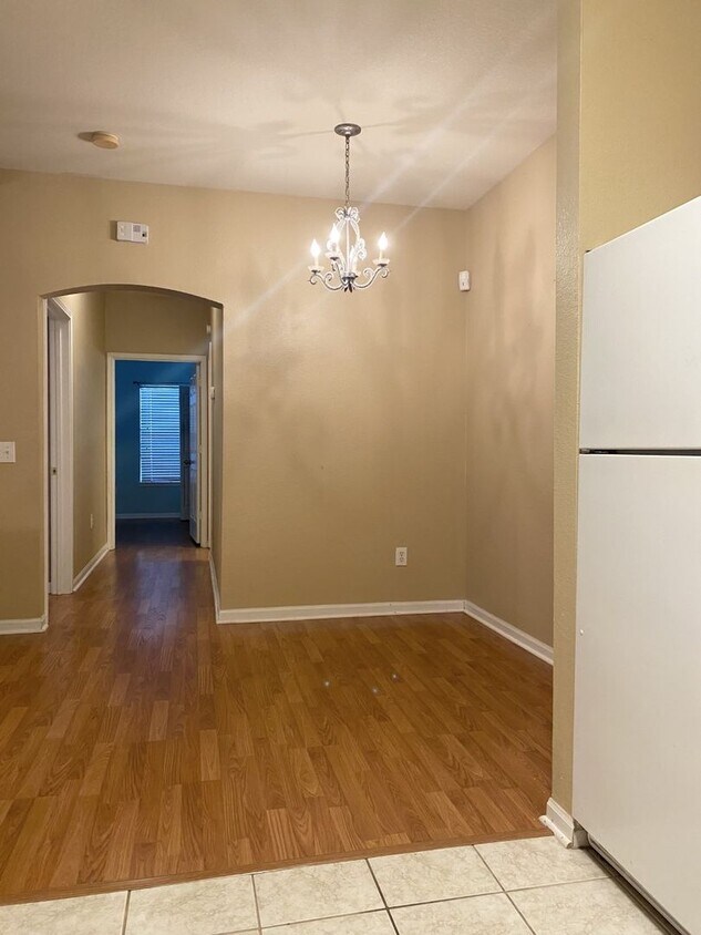 Photo - 447 W. Longleaf #404