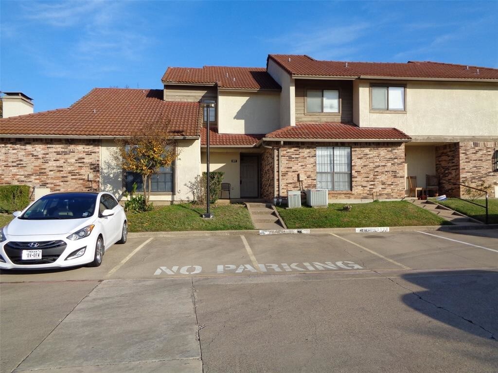 917 Turtle Cove Unit 138, Irving, TX 75060 Condo for Rent in Irving