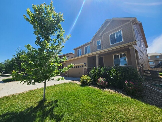 Building Photo - Gorgeous Copperleaf 4 Bedroom Home, Loft, ...