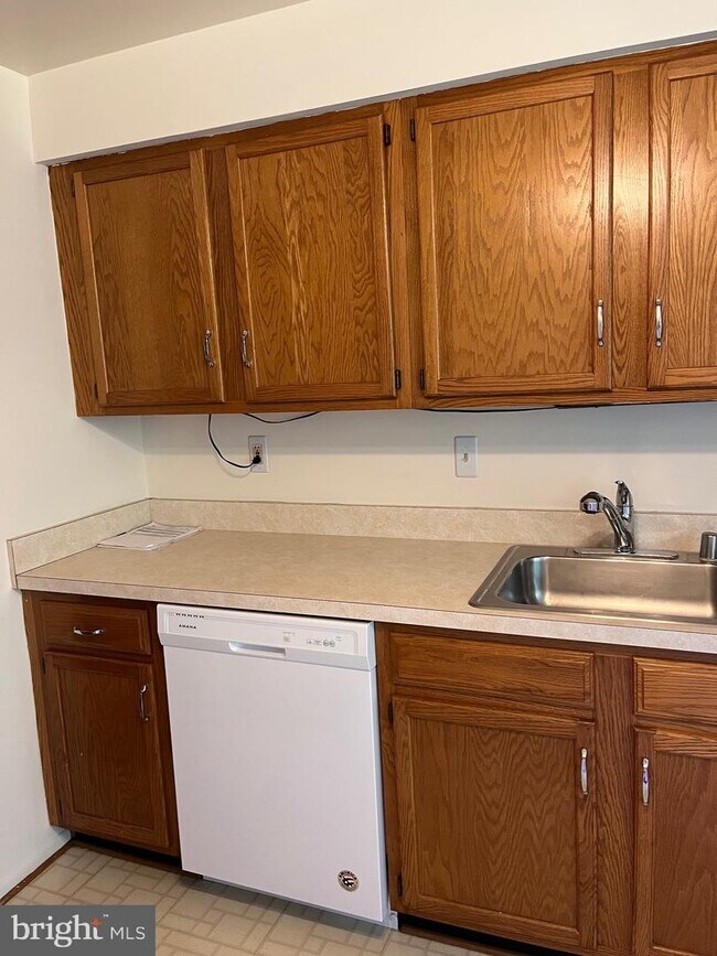Foto del edificio - 10606 Partridge Ln