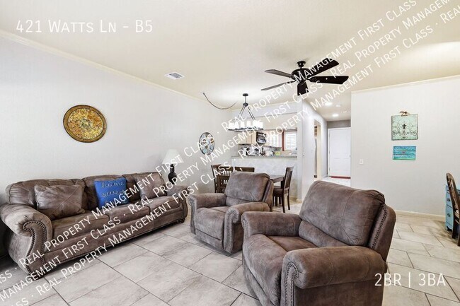 Foto del edificio - 421 Watts Ln