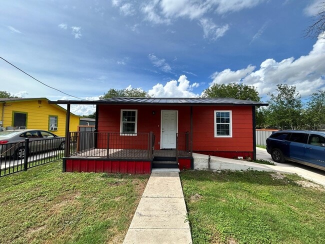 Building Photo - 1411 Sanco St