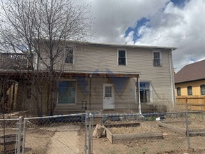 Building Photo - 614 S 5th St
