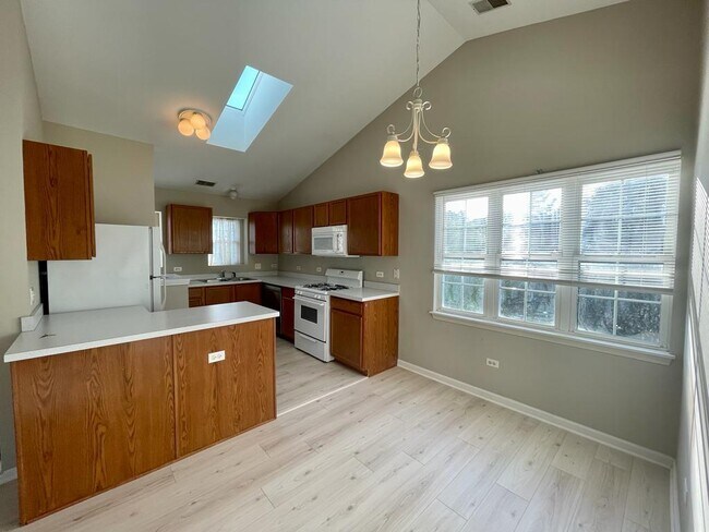 Building Photo - 2919 Rutland Cir