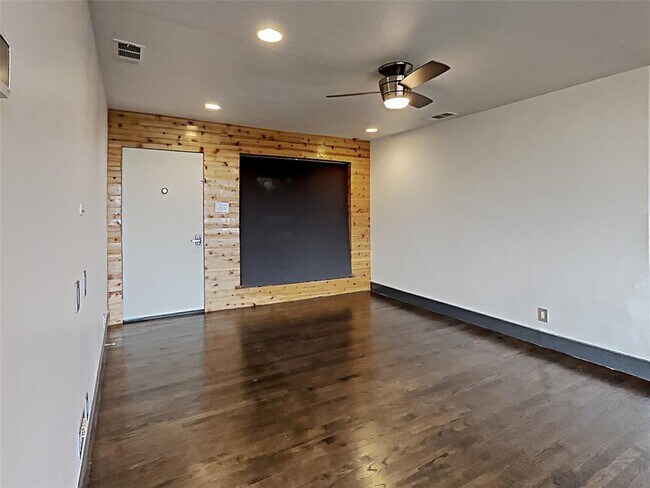 Foto del edificio - 2307 Cardinal Ln