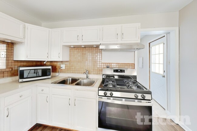 Foto del edificio - 1811 Inner Cir Dr