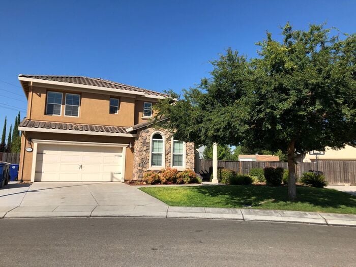 Primary Photo - Manteca 4 Bedroom 1/2 bath 2 Car Garage ta...