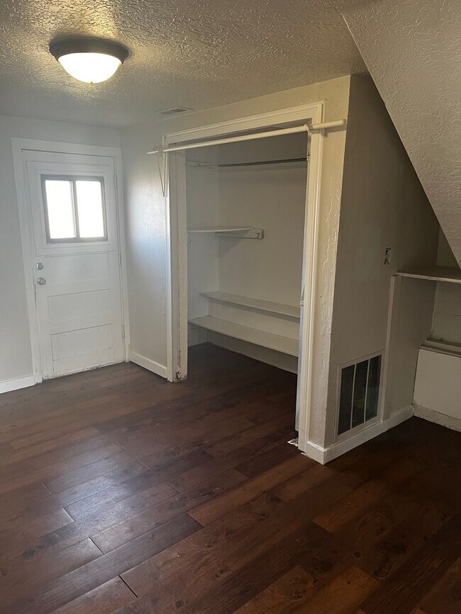 Building Photo - Apartment in Orem