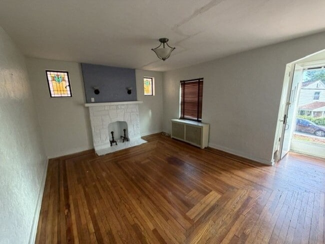 Foto del edificio - 222 Wainwright Ave