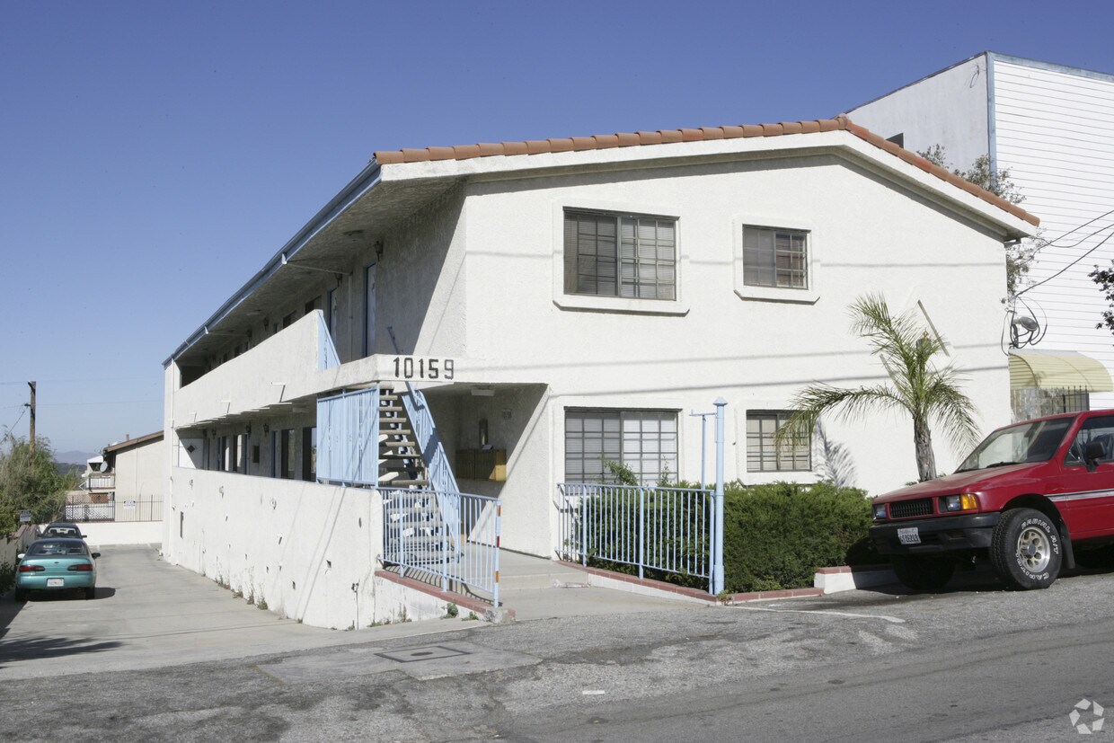 Primary Photo - 5334 Vantage Ave