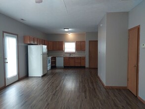Building Photo - 3280 Hopkins Ct