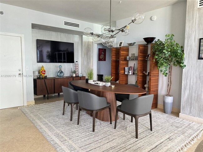 Building Photo - 10185 Collins Ave