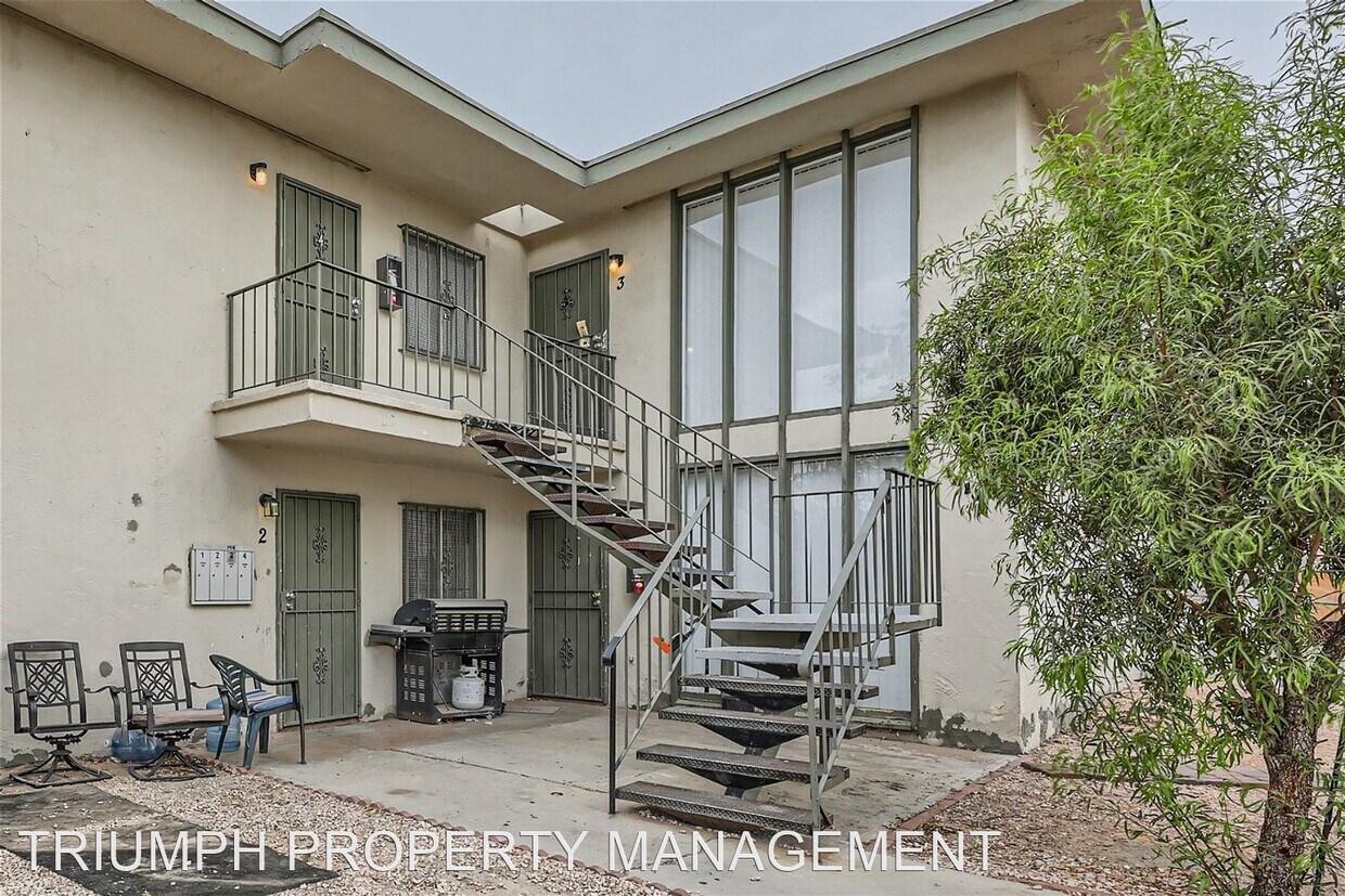 2 br, 1 bath House - 1416 Sombrero Dr Unit 4