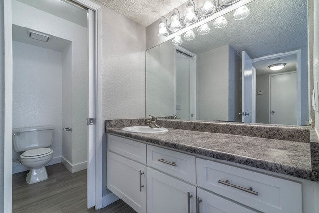 Building Photo - Sycamore Canyons