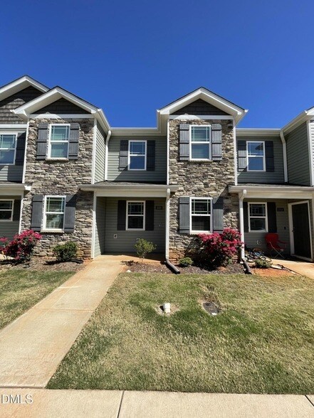 Foto del edificio - 1028 Peony Ln