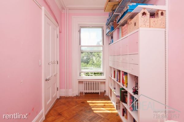 Building Photo - 208 Washington Park