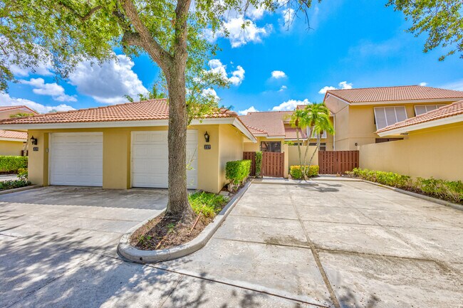 Foto del edificio - 227 Old Meadow Way