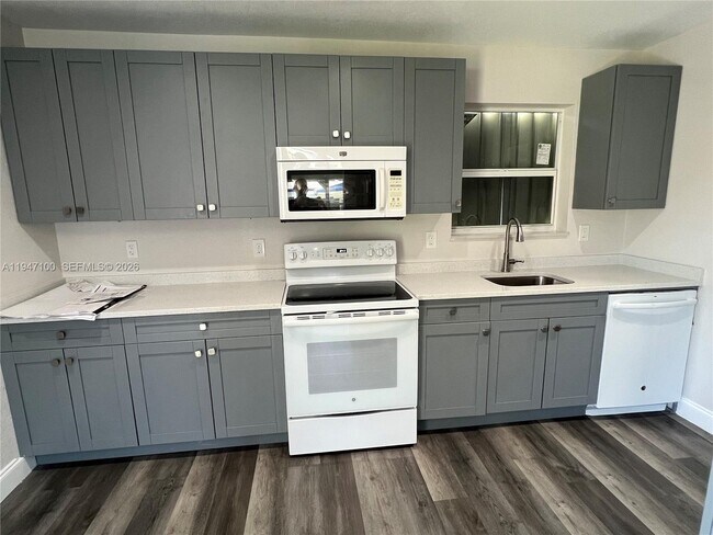 Foto del edificio - 2837 NW 8th St