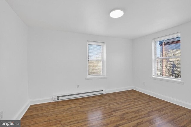 Foto del edificio - 1733 W Oxford St