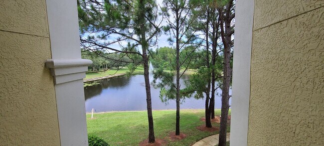 Foto del edificio - Spacious 2-Bed, 2-Bath Condo with Water Vi...
