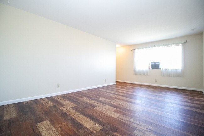 Foto del edificio - 4825 Hill Ave