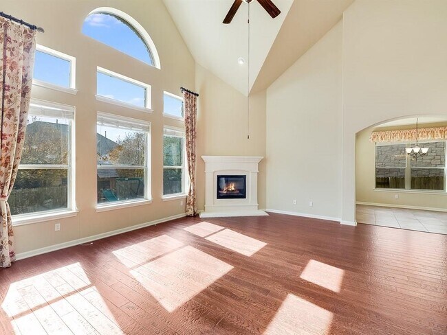 Foto del edificio - 12317 Montclair Bend