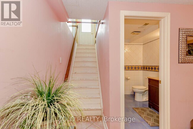 Photo du bâtiment - 1474 Rosemanor Dr